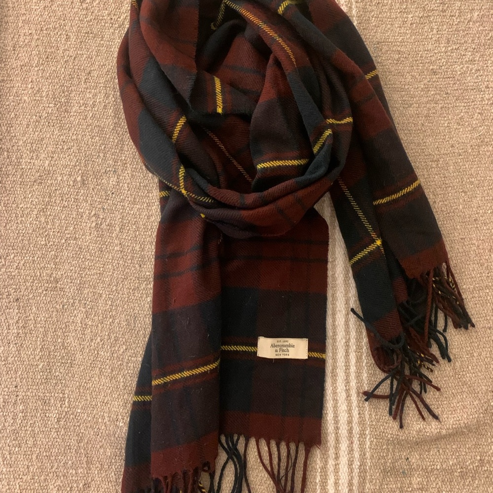 Abercrombie & Fitch plaid scarf